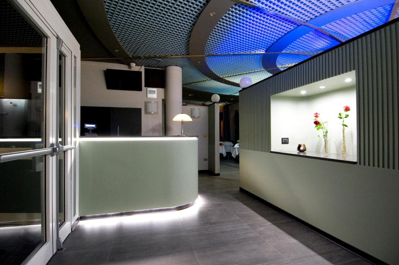 Hotel Europa Sondrio Exterior foto