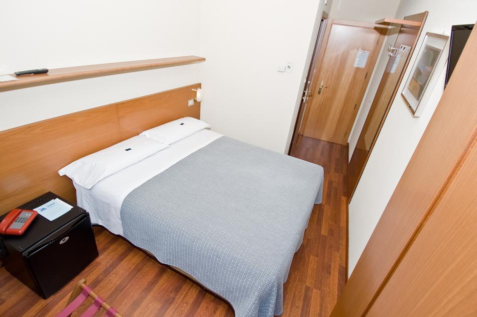Hotel Europa Sondrio Zimmer foto